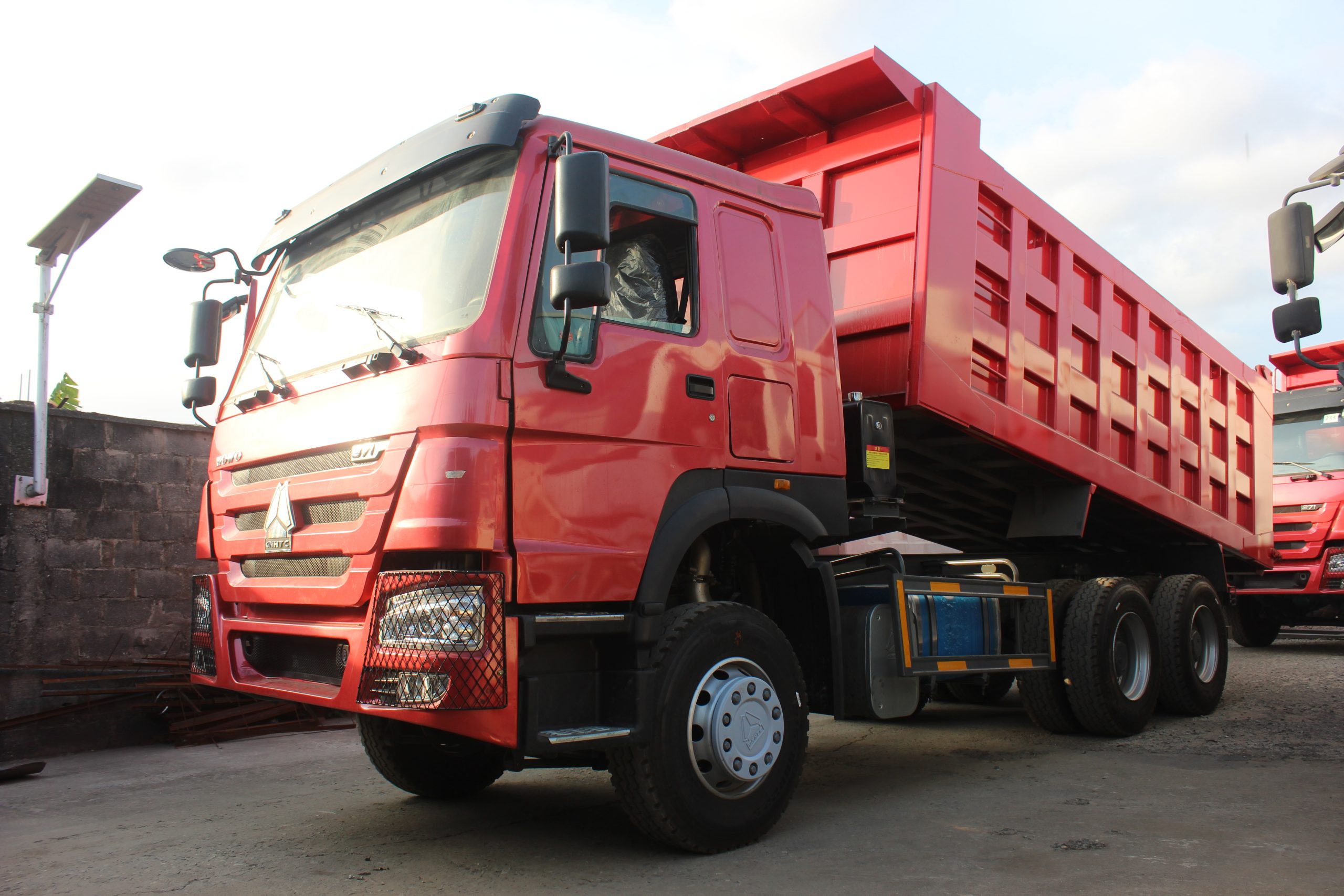 Howo 6x4 Dump Truck (RED)